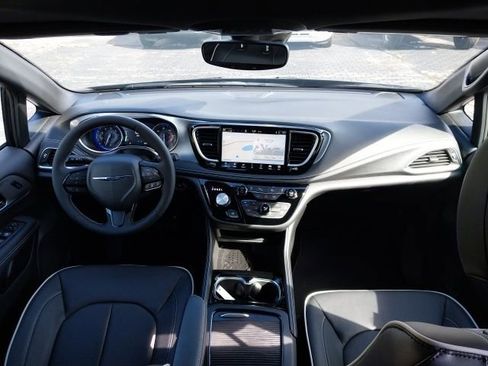 New 2026 Chrysler Pacifica Limited w/ S Appearance Package image 9