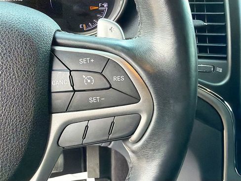 Used 2017 Jeep Grand Cherokee Altitude image 38