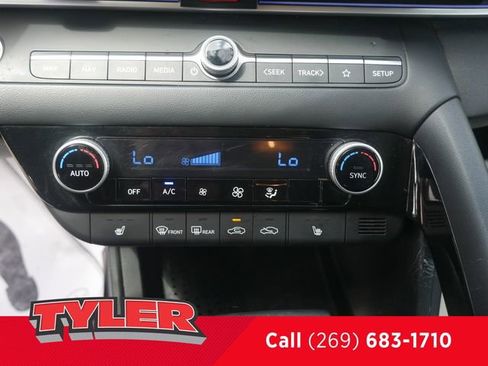 Used 2022 Hyundai Elantra Limited FWD image 43