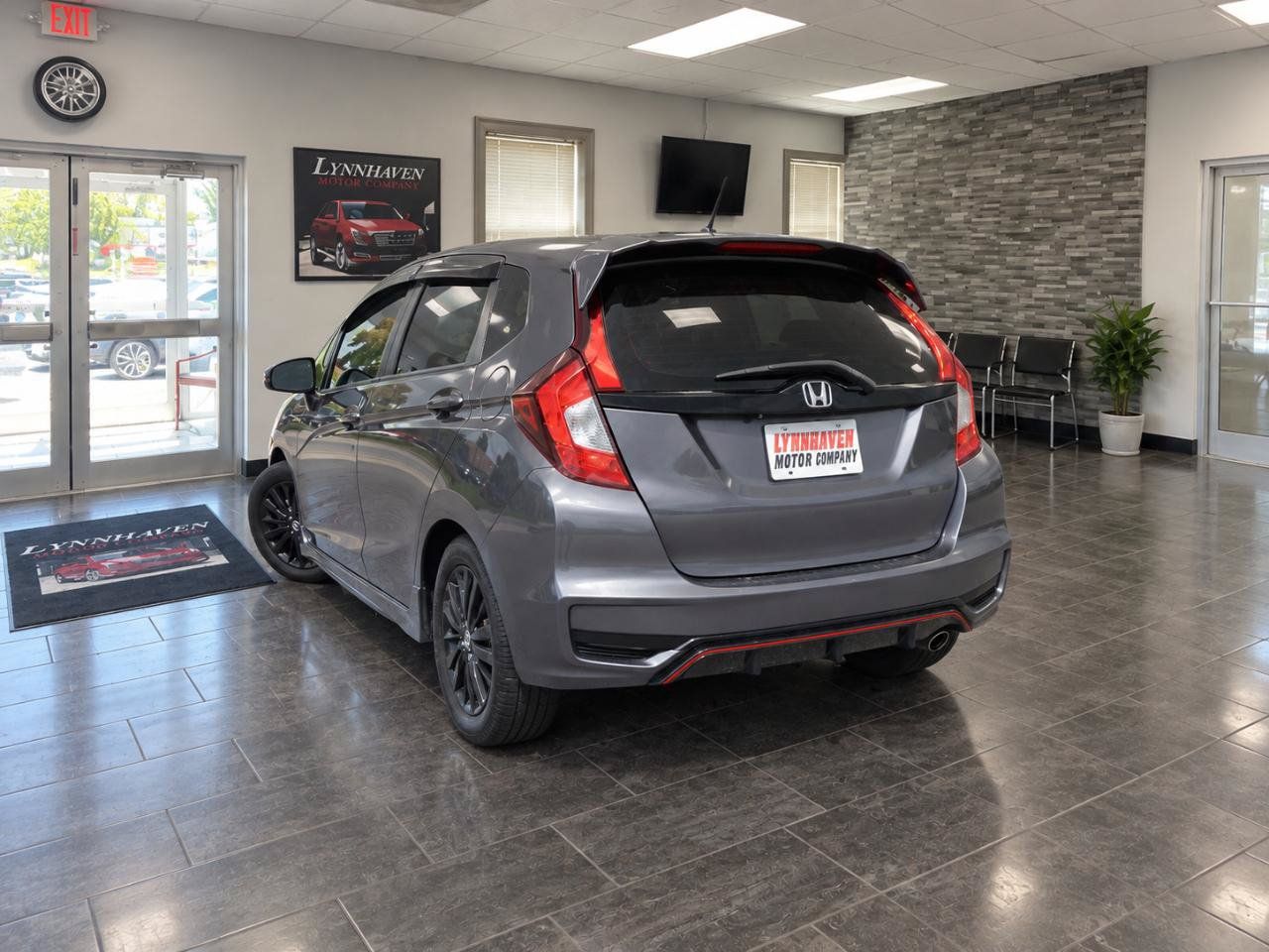 Used 2018 Honda Fit Sport image 4