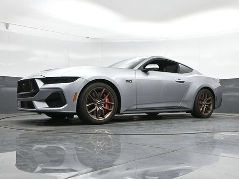 Used 2025 Ford Mustang GT Premium RWD image 47