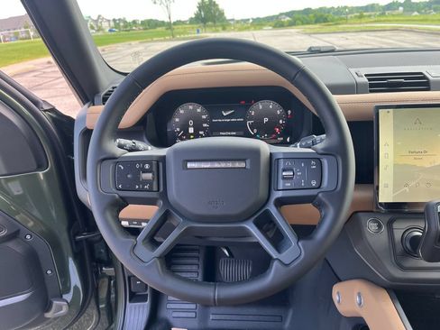 New 2026 Land Rover Defender 110 X-Dynamic SE AWD/4WD image 15