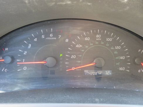 Used 2009 Toyota Camry LE FWD image 16