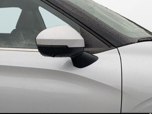 Used 2023 Mitsubishi Outlander SE image 11