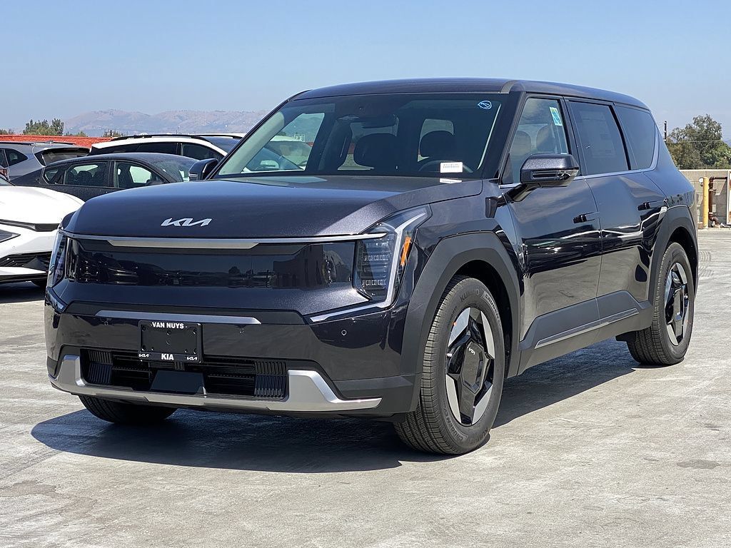 New 2026 Kia EV9 Light RWD image 7
