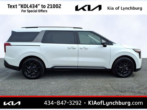 New 2026 Kia Carnival SX w/ SX Dark Edition Package FWD image 3