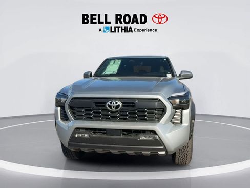Used 2025 Toyota Tacoma TRD Off-Road AWD/4WD image 3