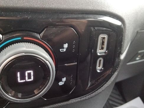 Used 2023 Chevrolet Silverado 1500 LT image 29