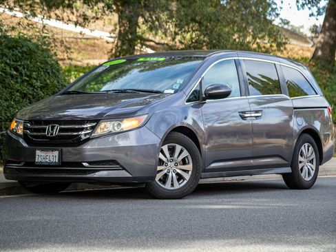 Used 2016 Honda Odyssey EX image 1