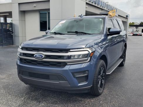 Certified 2023 Ford Expedition XLT RWD image 3