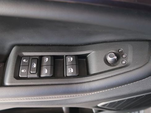 Used 2021 Jeep Grand Cherokee L Laredo AWD/4WD image 18
