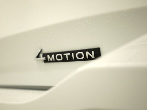 New 2026 Volkswagen Tiguan SE image 39