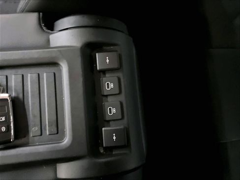 Used 2021 Land Rover Defender 90 First Edition image 34