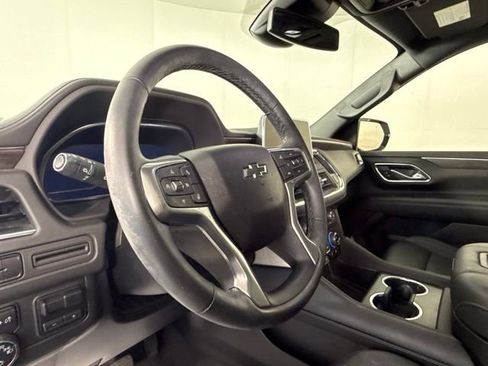 Used 2024 Chevrolet Suburban Z71 w/ Luxury Package image 12