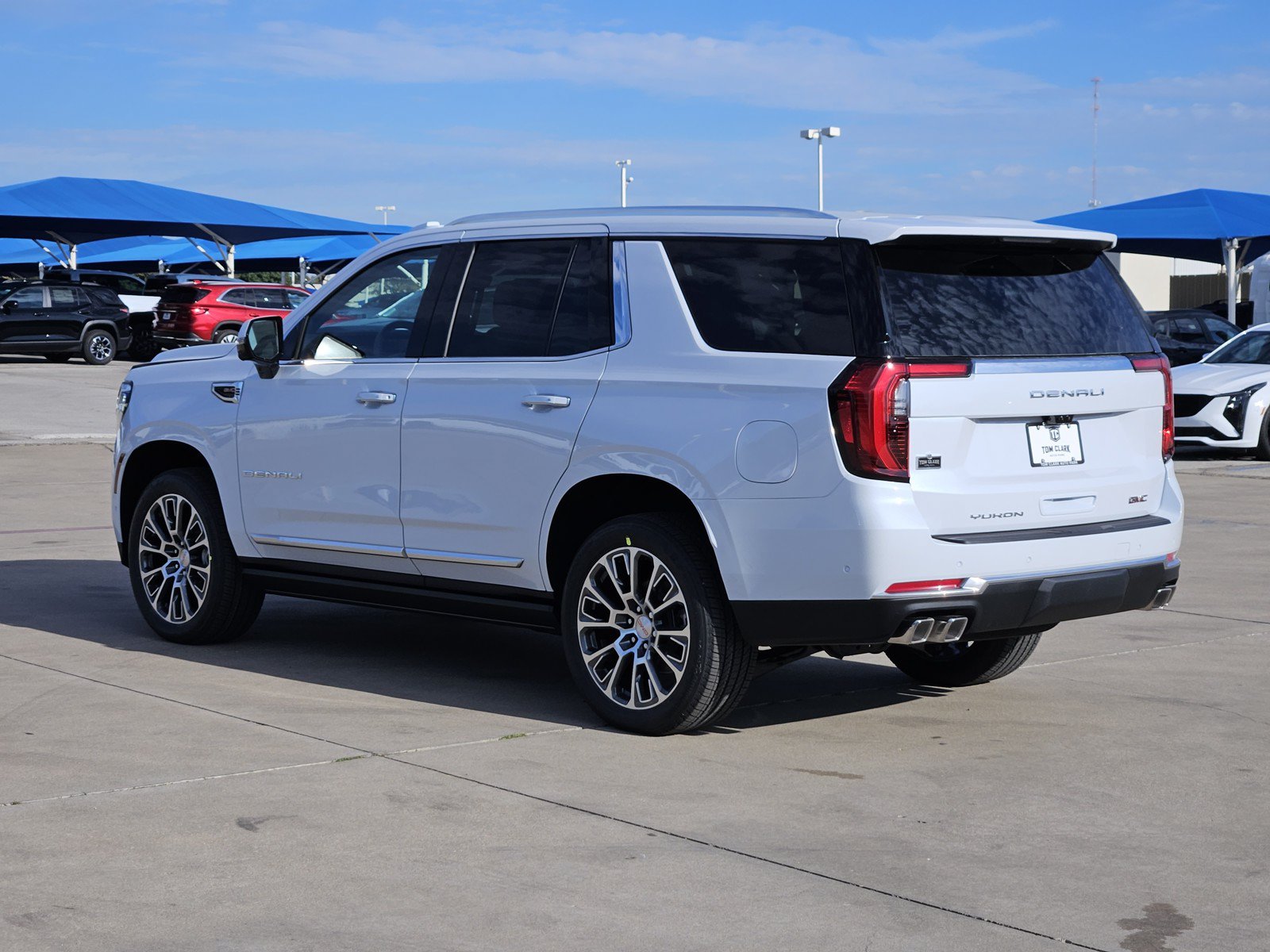 New 2027 GMC Yukon Denali w/ Denali Reserve Package AWD/4WD image 3