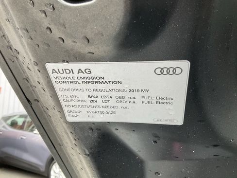 Used 2019 Audi e-tron Prestige w/ Prestige Package image 13