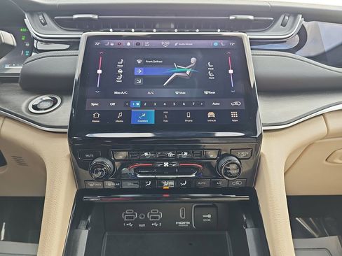 Used 2022 Jeep Grand Cherokee Limited 4xe w/ Luxury Tech Group II image 28