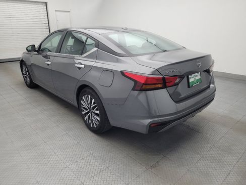 Used 2025 Nissan Altima 2.5 SV FWD image 5
