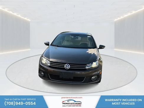 Used 2013 Volkswagen Eos Lux FWD image 2