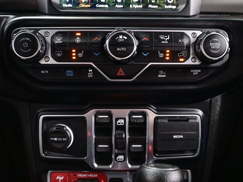 Used 2021 Jeep Wrangler Unlimited Rubicon 4xe w/ Cold Weather Group AWD/4WD image 21
