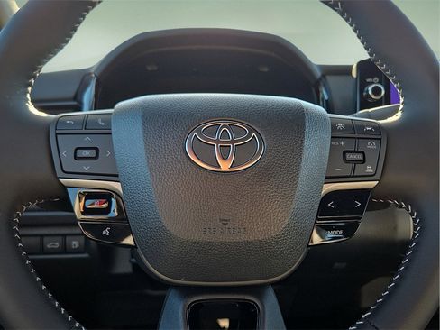 New 2026 Toyota Camry SE image 25