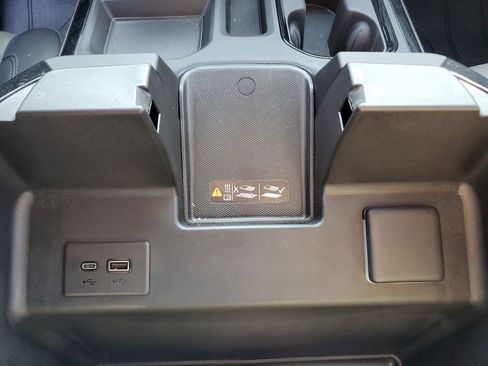 Used 2024 Chevrolet Silverado 1500 ZR2 image 27