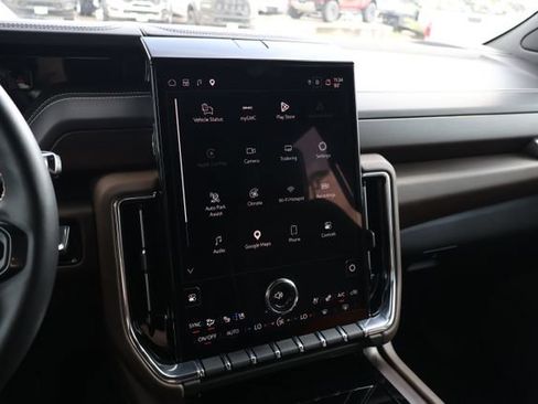 Used 2025 GMC Yukon XL Denali Ultimate AWD/4WD image 14