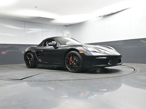 Certified 2025 Porsche 718 Boxster S RWD image 31