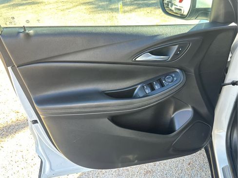 Used 2021 Buick Encore GX Select image 21