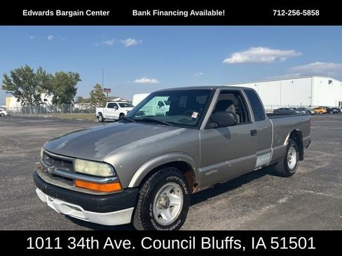 Used 2002 Chevrolet S10 Pickup 2WD Extended Cab w/ Comfort Convenience Pkg image 4