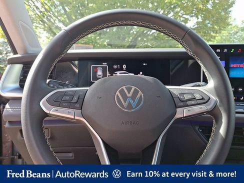Used 2026 Volkswagen Tiguan SE FWD image 25