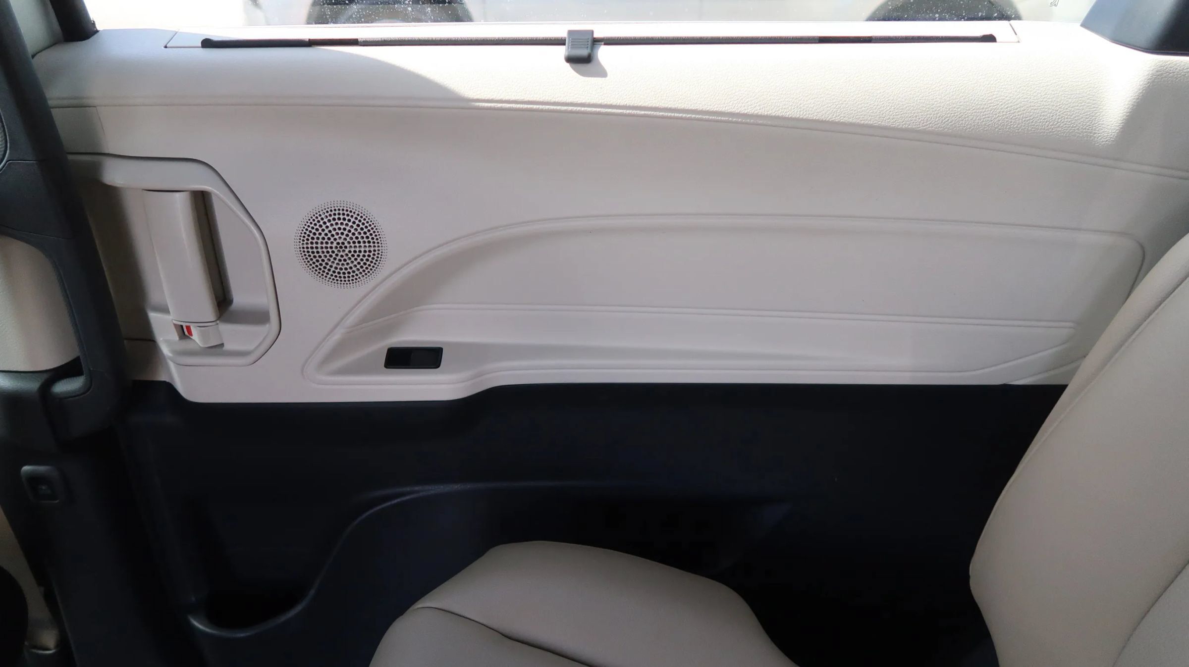Used 2021 Toyota Sienna XLE FWD image 46