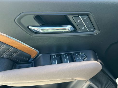 Used 2023 GMC Canyon Denali image 31