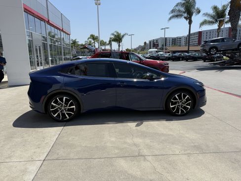 Certified 2025 Toyota Prius Plug-In Hybrid image 29