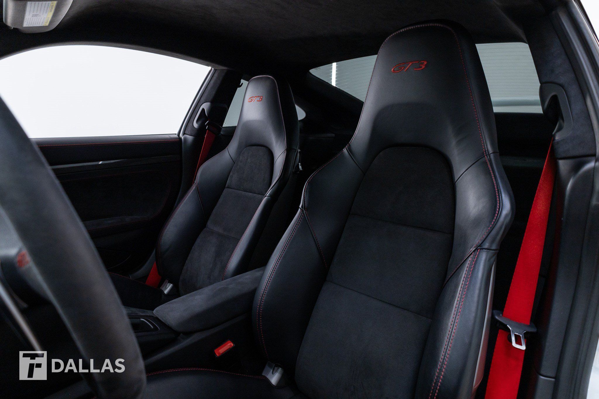 Used 2015 Porsche 911 GT3 RWD image 3