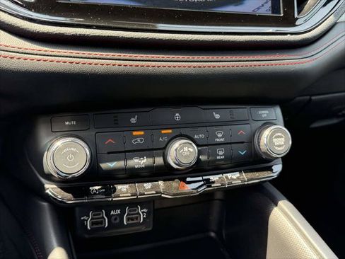 Used 2023 Dodge Durango GT AWD/4WD image 32