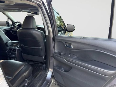 Used 2019 Honda Pilot Elite image 18