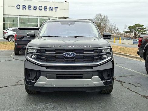 Certified 2025 Ford Expedition Max Platinum image 2