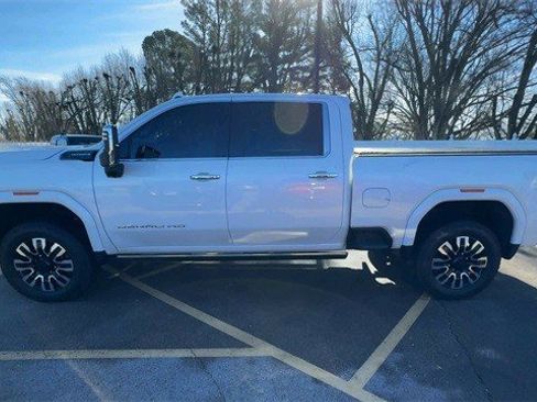 Used 2025 GMC Sierra 2500 Denali Ultimate image 6