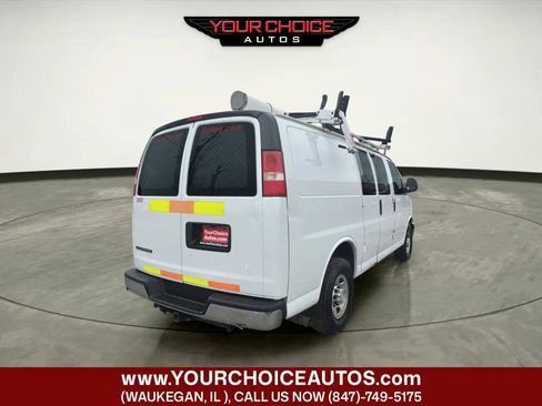 Used 2014 Chevrolet Express 2500 RWD image 3