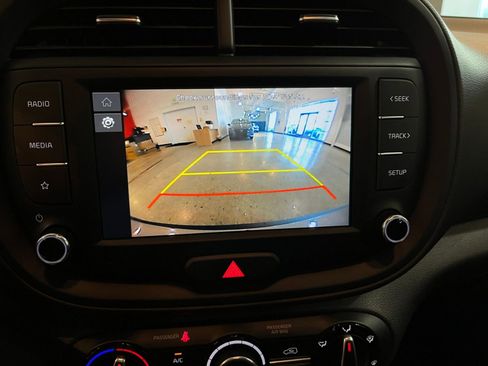 Used 2025 Kia Soul LX w/ LX Technology Package image 23