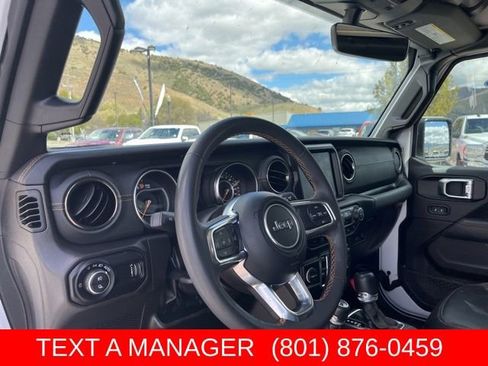 Used 2023 Jeep Gladiator Overland AWD/4WD image 14
