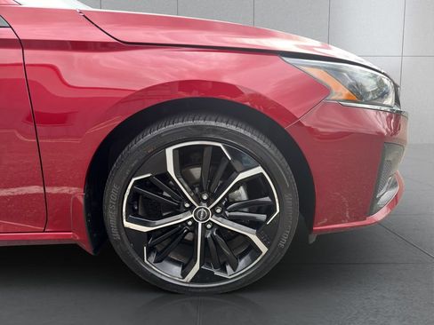 Used 2023 Nissan Altima 2.5 SR w/ SR Premium Package AWD/4WD image 24