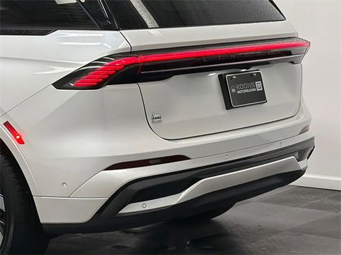 Used 2024 Lincoln Nautilus Black Label w/ Jet Appearance Package (87T) image 6