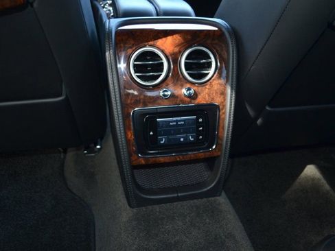 Used 2015 Bentley Flying Spur W12 AWD/4WD image 32