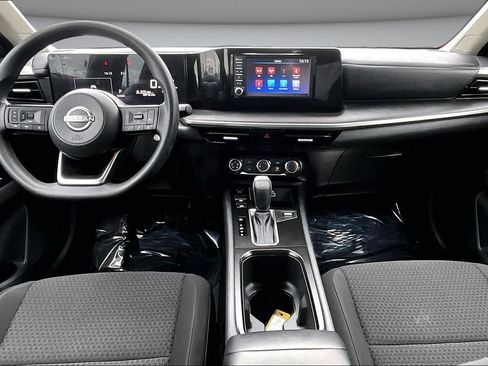 Used 2025 Nissan Kicks S image 7