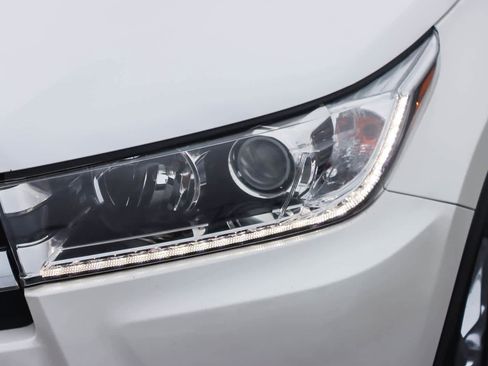 Used 2018 Toyota Highlander Limited image 7