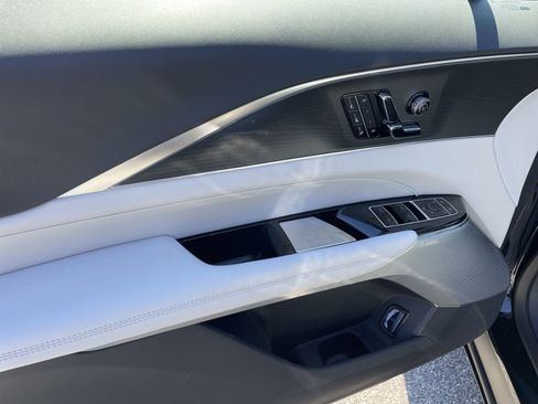 New 2025 Cadillac Lyriq Luxury image 14