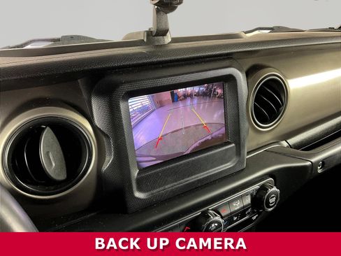 Used 2018 Jeep Wrangler Unlimited Sport S AWD/4WD image 13