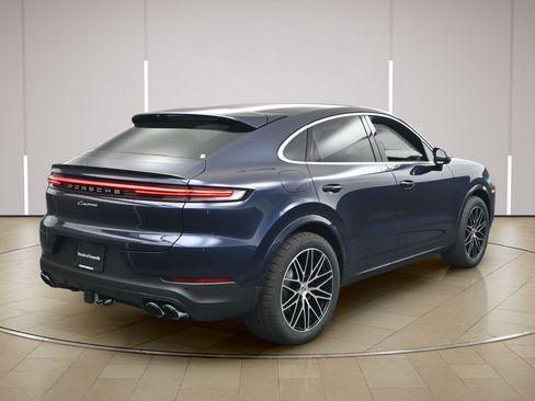 Certified 2026 Porsche Cayenne Coupe AWD/4WD image 22